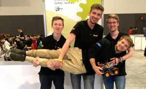 Robotik Weltmeister aus dem Roberta RegioZentrum Hannover