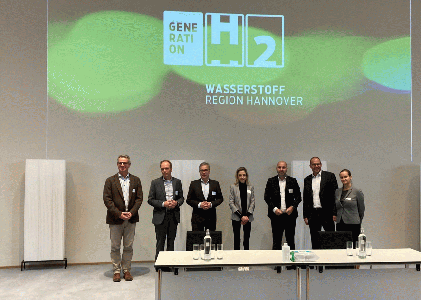 Vorstellung des Innovationsnetzwerkes Generation H2. Von links: Prof. Dr.-Ing. Richard Hanke-Rauschenbach, Institut für Elektrische Energiesysteme an der Leibniz Universität Hannover; Prof. Lars Gusig, , Professor für Maschinenbau an der Hochschule Hannover; Gernot Hagemann, hannoverimpuls; Elke van Zadel, Vorsitzende, Technik, IT, Infrastruktur und Marketing der Üstra; Matthias Görn, Leiter der Stadtentwässerung Hannover; Ulf-Birger Franz, Wirtschaftsdezernent der Region Hannover Region Hannover; Tanja Göbler, Region Hannover